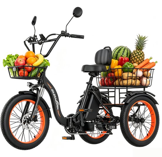 Zwarte elektrische driewieler met oranje velgen, volgeladen met fruit en groenten in de manden.