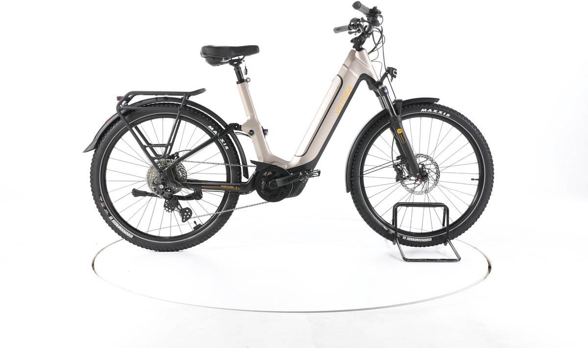 Victoria Parcours 4 Elektrische trekkingfiets Bosch Accu 625Wh 27,5" 2023 beige