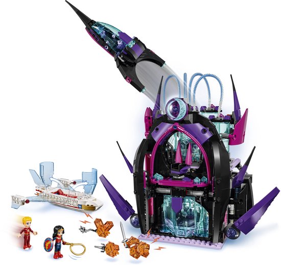 LEGO Eclipso's Dark Palace met schietende raket, vliegtuigje, miniatuurfiguren van Wonder Woman en Batgirl.