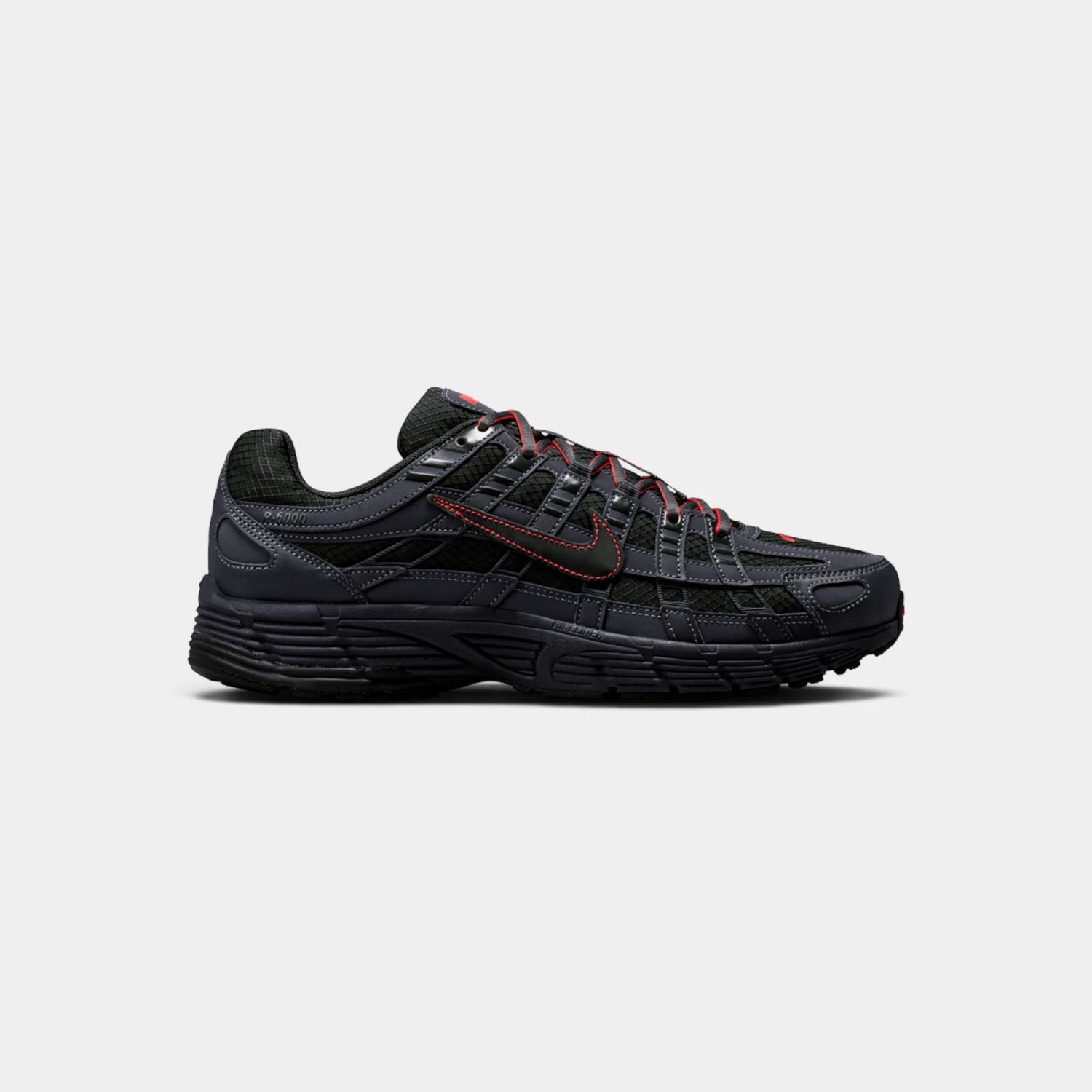 Nike P-6000 Off-Noir Crimson Zwart