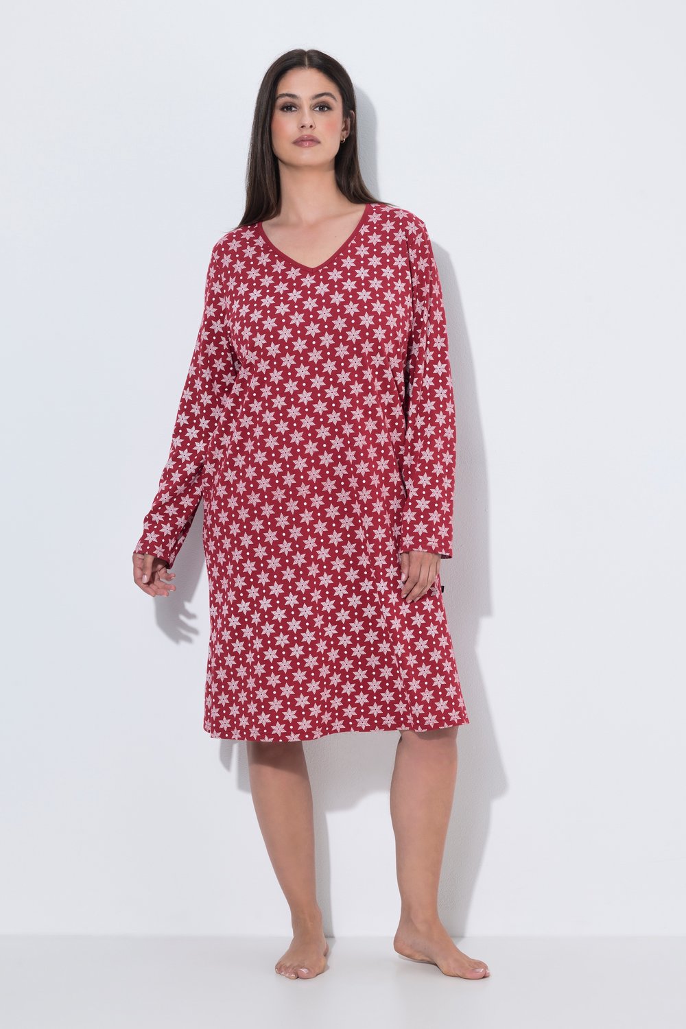Ulla Popken - Dames - Bigshirt sneeuwvlokken V-hals lange mouwen - Donkerrood - Maat 46+