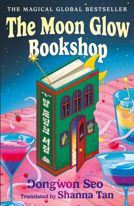 Boek 'The Moon Glow Bookshop' met illustratie van een groen gebouw, geopend als boekwinkel met een sterrenhemel.