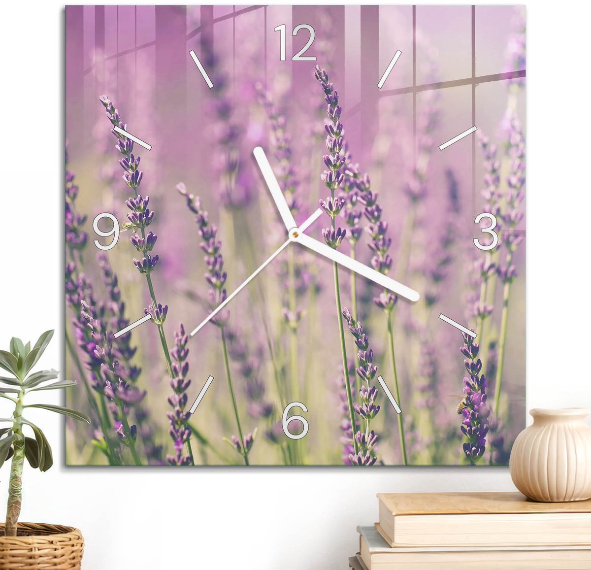 ArtPrintCave Paars Glazen Klok - 30x30 cm - Wandklok Vierkant - Paarse Lavendel Wandklok Keuken - Natuur Unieke Klok - Witte Klokwijzers