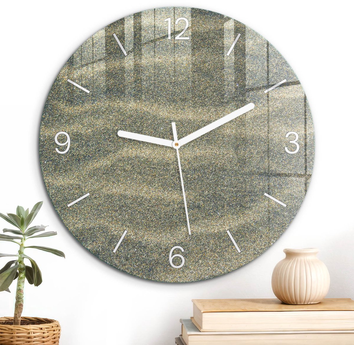 ArtPrintCave Beige Glazen Klok - Wandklok 30 cm - Muurklok Rond - Zandgolven Wandklok Keuken - Natuur Unieke Klok - Witte Klokwijzers