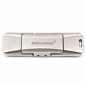 Zilverkleurige MillionShine USB-stick met draaibare dop, in gesloten toestand.