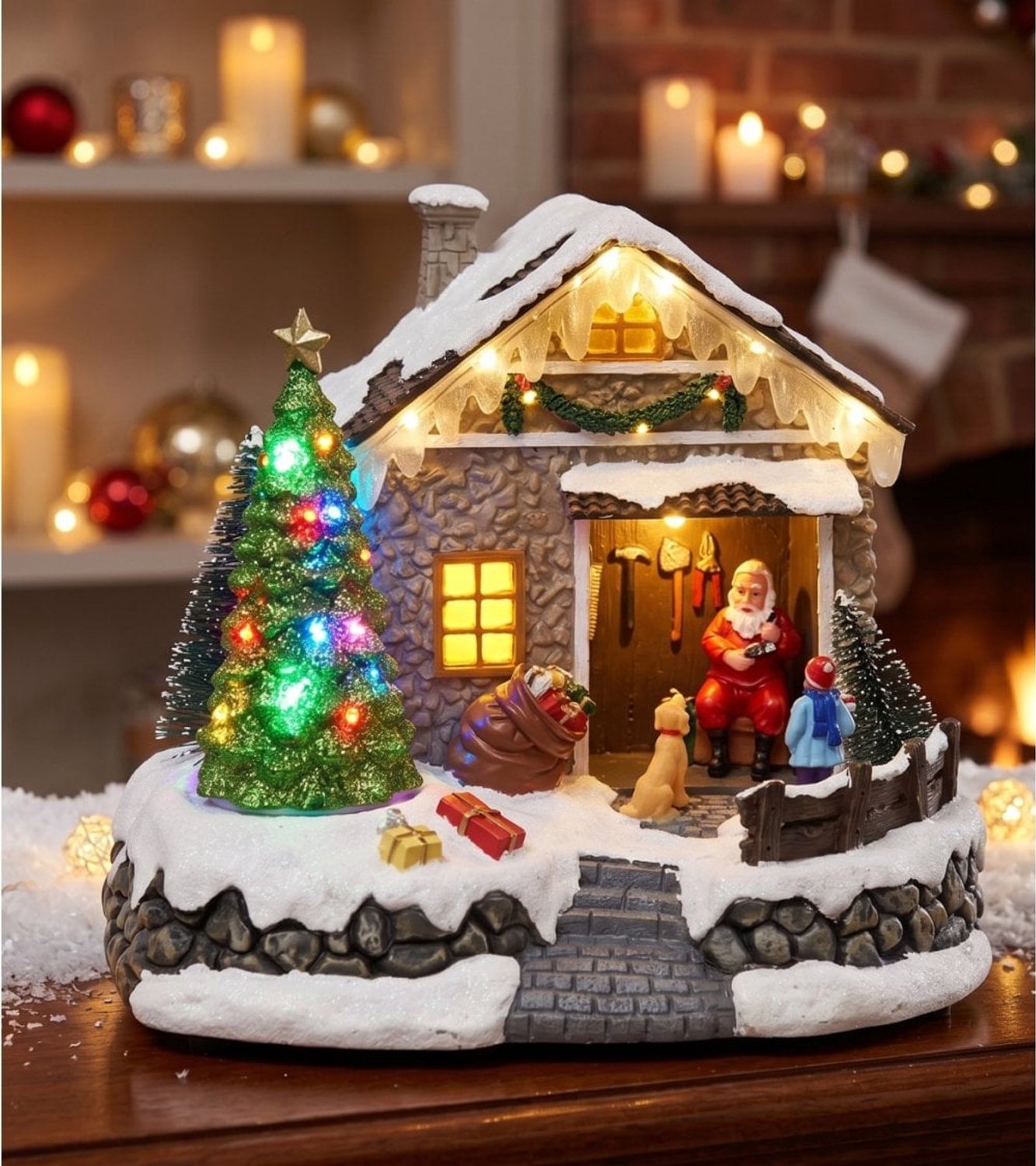 Gxmas Kerstdorp Kersthuisje met LED Verlichting en Beweging - 20 cm - Kerstman met Kerstboom - Kerstdorp Decoratie - Kerstversiering op Batterijen