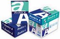 Stapel pakken Double A A3-papier in wit, blauw en groen met opdruk 'Double A' en 'Paper from farmed trees'.