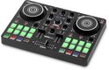 Schuin aanzicht van zwarte Vonyx Spin200 DJ-controller met symmetrische lay-out en gekleurde pads.