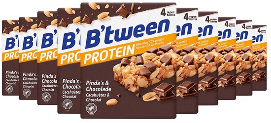 Rij van 10 dozen B'tween eiwitrepen met pinda's en chocolade, elk met 4 repen.