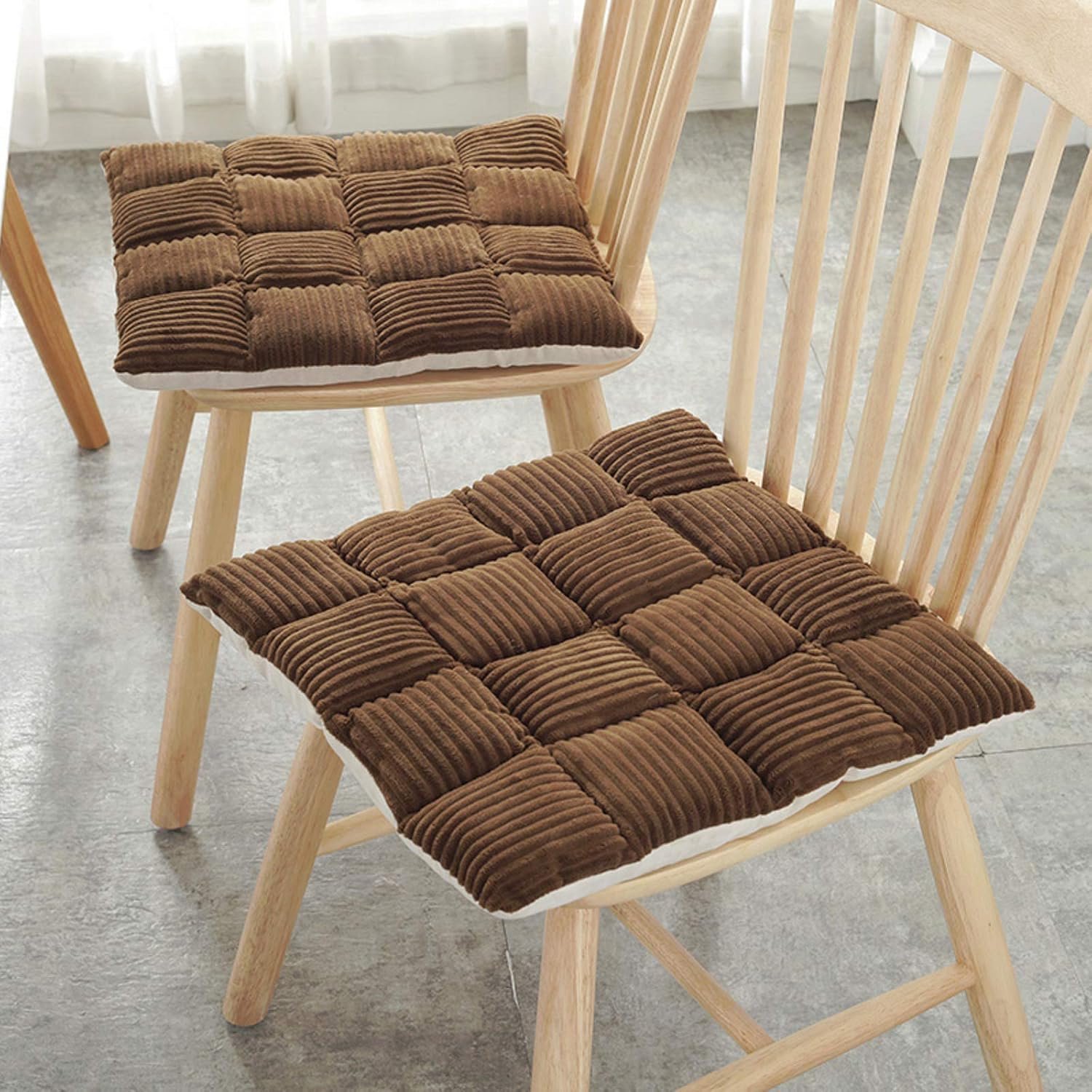 Ademend en zacht vierkant corduroy/zitkussen met banden, keuken antislip diner/stoelpad/kantoor/stoelkussen (4 stuks) -koffie 42x42cm (17x17inch)