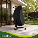 Zwarte Gardlov-beschermhoes voor hangstoel op een buitenterras.