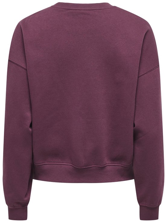 Achterkant van een donkerrode sweater met ronde hals, lange mouwen en een geribbelde zoom.