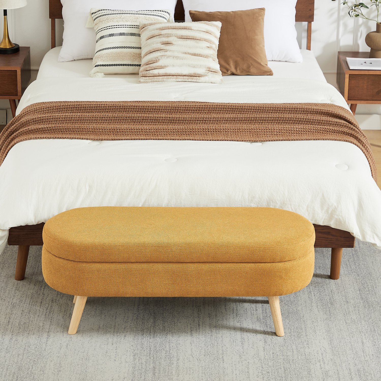 MUVANO Opbergbank 110 cm - Chenille bekleding - Ovaal met scharnierend deksel - Zitplek en opbergruimte - Voor slaapkamer, hal en woonkamer - Okergeel