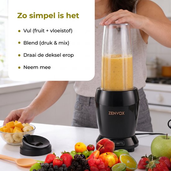 Persoon gebruikt een zwarte Zenvox 1200W blender met instructies: vul, blend, sluit en neem mee.