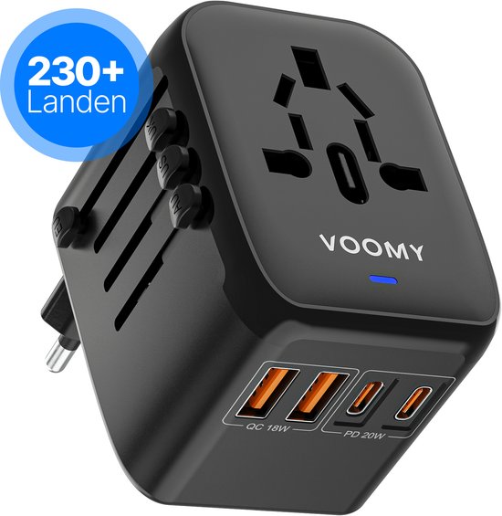 Zwarte Voomy reisstekker voor 230+ landen met 2 USB-A en 2 USB-C poorten.