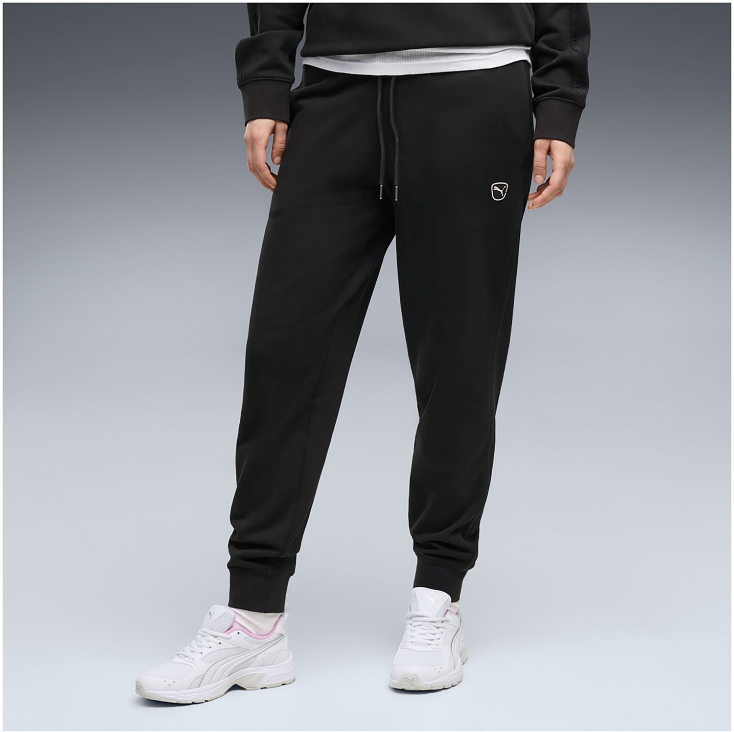 Puma Broek Ess Elevated Sweatpants Fl Cl Sportswear Vrouwen Zwart