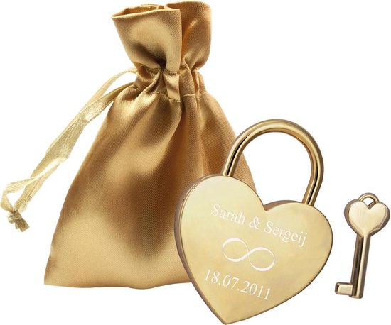 Fermoir d'amour avec pochette en satin!