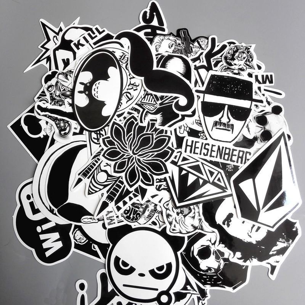 Mix van 60 coole vinyl stickers in zwart en wit UV