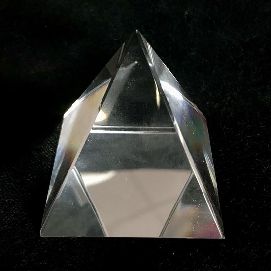 Kristal Piramide 5x5x5cm handgemaakt ambacht