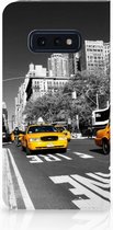 Geschikt voor Samsung Galaxy S10e Standcase Hoesje Design New York Taxi