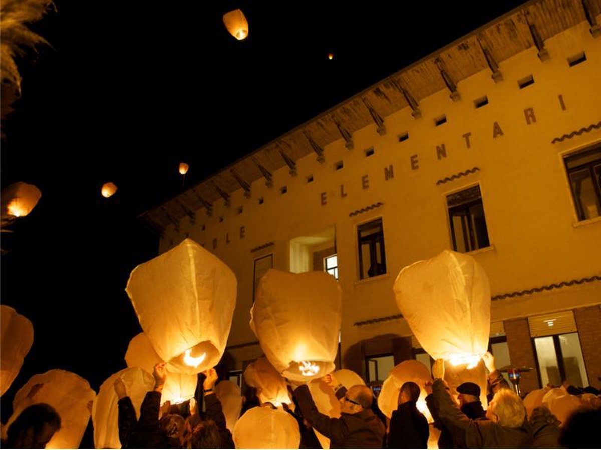 Ballon de souhait blanc volant lanternes en papier ballon ovni