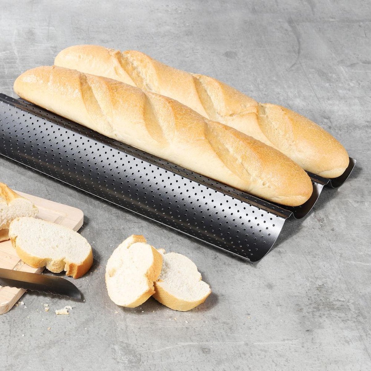 ASelected Baguette Bakplaat, baguetteplaat met antiaanbaklaag, baguette, bakvorm voor 4 baguettes, broodbakvorm, geperforeerde baguetteplaat, broodjes met 4 putjes