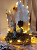 Hippe Handgemaakte Kerststal met kokosblad en met kerstfiguren_ledverlichting