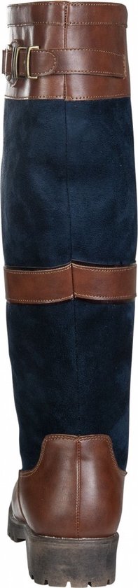 Achterkant bruine leren laars met donkerblauwe suède schacht en gesp detail.