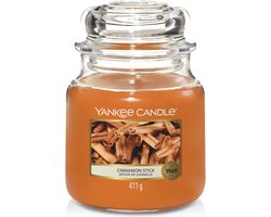 foto van Yankee Candle Medium Jar Geurkaars - Cinnamon Stick