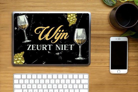 Laptop sticker - 10.1 inch - Wijn - Wijnglazen - Spreuken - 25x18cm - Laptopstickers - Laptop skin - Cover - Cadeau voor vrouw