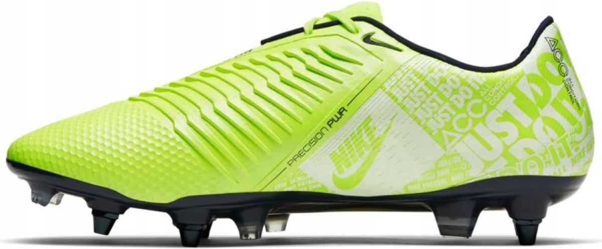 Nike Phantom Venom Elite SG-PRO voetbalschoenen in maat 42, opvallend groen met zwarte accenten en textuur.