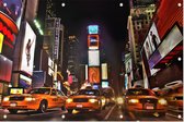 Gele taxi's op Times Square in nachtelijk New York - Foto op Tuinposter - 225 x 150 cm