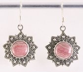 Bewerkte zilveren oorbellen met rhodochrosiet