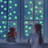 Raam stickers | Muur stickers | Kerst decoratie | Glow in the dark | Licht gevende raamstickers | 50 stuks | Verschillende kleuren