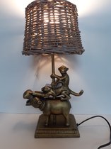 Apen beeld dieren tafel lamp met een nijlpaard met 2 apen op zijn rug van Clayre & Eef inclusief lampenkap  43x21x21 cm