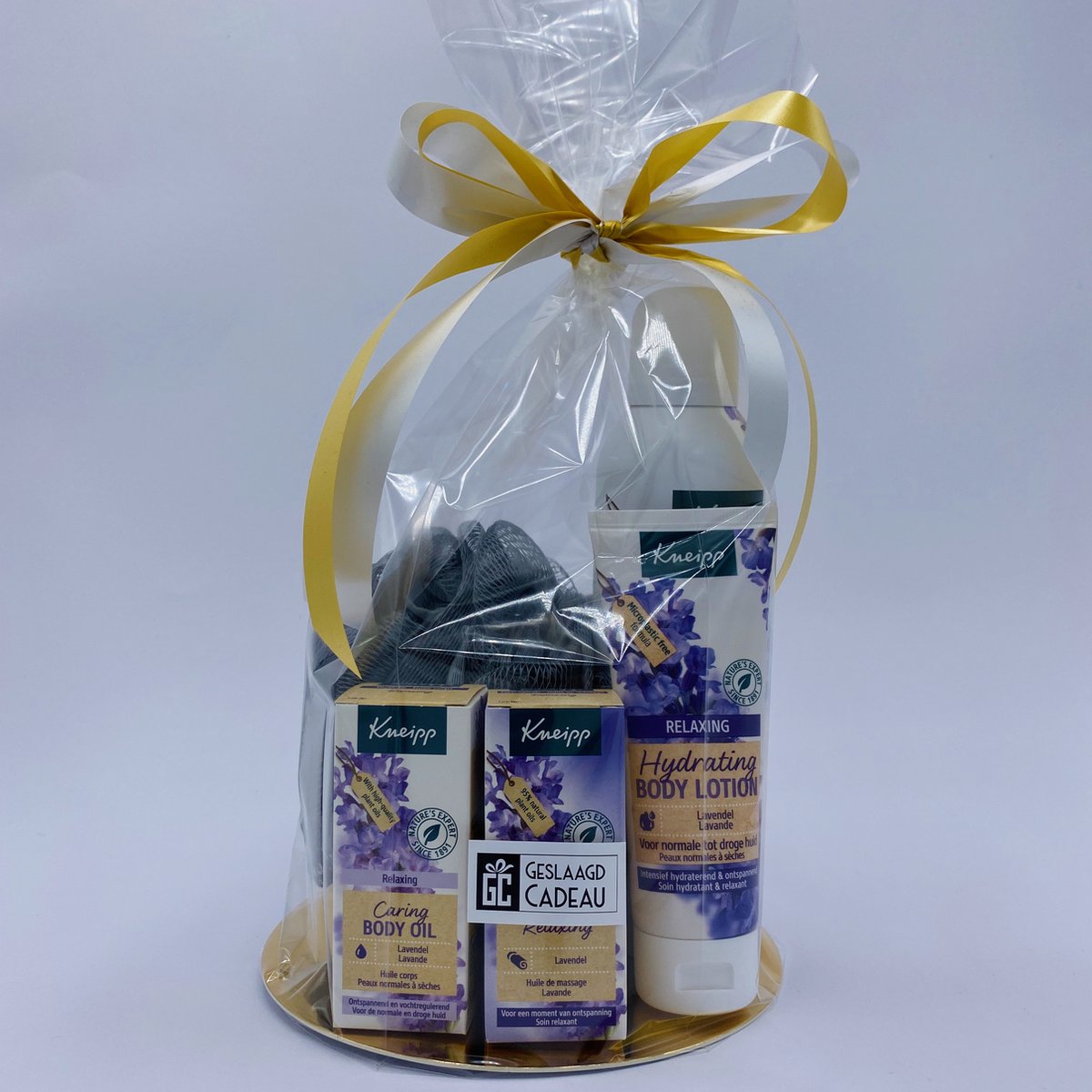 Goedkoopste Cadeau Kneipp geschenkset - Kneipp douchegel foam Lavendel Kneipp bodylotion Kneipp huidolie Kneipp massageolie en douche spons - geschenkset vrouwen - verjaardag - kerstcadeau voor vrouwen - 5 producten