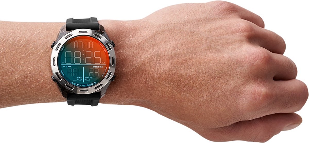 DIESEL Analoog horloge 'Master Chief' in Zwart | ABOUT YOU