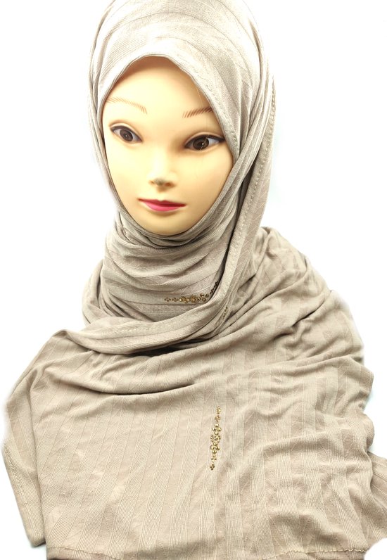 Elegante beige hoofddoek, mooie hijab.