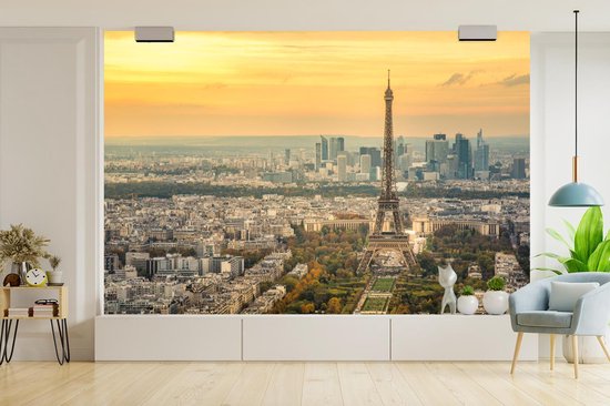 Papier peint photo en vinyle - Paris et la tour Eifffel avec un ciel très coloré largeur 390 cm x hauteur 260 cm - Tirage photo sur papier peint (disponible en 7 tailles)