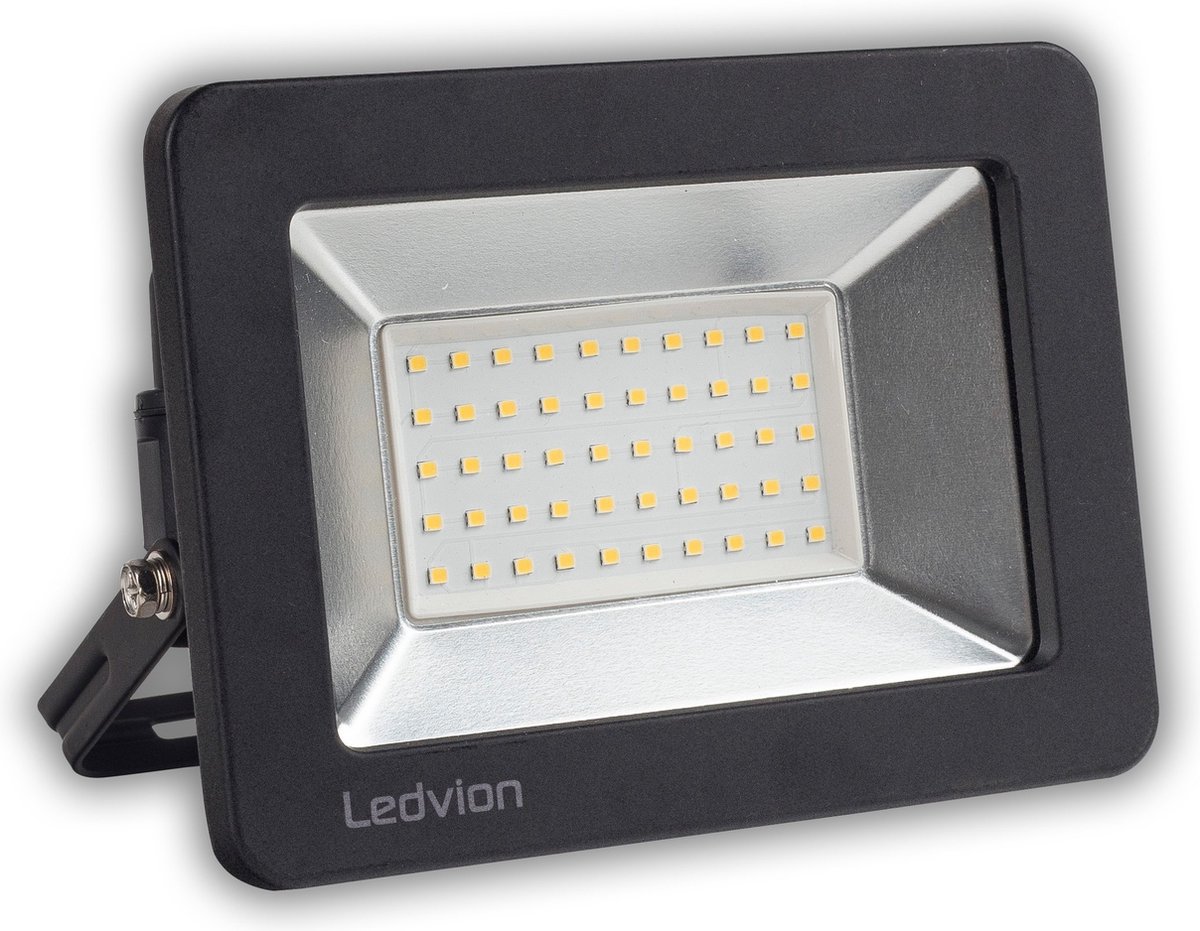 Ledvion LED Breedstraler, 50 watt Osram LED Breedstraler, 6500K Breedstraler, 4250 lumen werklamp, outdoor Breedstraler IP65 waterdicht, Breedstraler met snelkoppeling