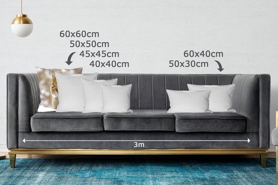 Coussins Coussins décoratifs - Coussin - Un écureuil appréciant sa nourriture en hiver - 60x60 cm - Coussin en coton