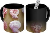Magische Mok - Foto op Warmte Mok - Schelpen - Roze - Strand - 350 ML