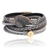 Grijze leren dames armband van hars met hartvormige steen