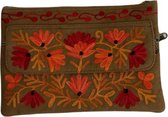 Clutch bruin suède leer - damestas met handborduurwerk in oranje en rood - avondtas