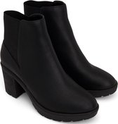 Montroyal Boots Q3-21