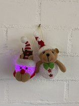 Kersthangers "beer en rendier" met LED - Set van 2 stuks - 17x5x12cm - colourchanging LED - Kerstdecoratie - Seizoen decoratie