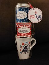 Kerst Cadeauset - 4-Delig - Luxe Kerstpakketje - Mok, Warme Chocomix, Sweet Marshmallows, Lepeltje