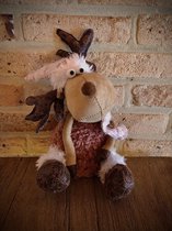 Rendier knuffel uit kledingstof zittend 32 cm hoog - stof - kerststukje - decoratiefiguur - interieur - geschikt voor binnen - cadeau - geschenk - kerstcollectie - rendier - kerstd