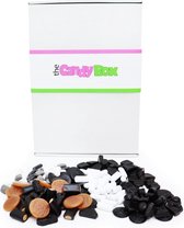 Snoep drop mix pakket & Snoepgoed doos - The Candy Box - Van de regen in de Drop - 0,5 Kg Uitdeel en verjaardag cadeau doos voor vrouwen, mannen en kinderen met: Zwart - Witjes, Krijtjes, Honingdrop, Zoete drop, Gemengde zoute drop, Muntdrop