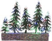 Luville - Snowy trees on stone wall with multicolour light battery operated - Kersthuisjes & Kerstdorpen